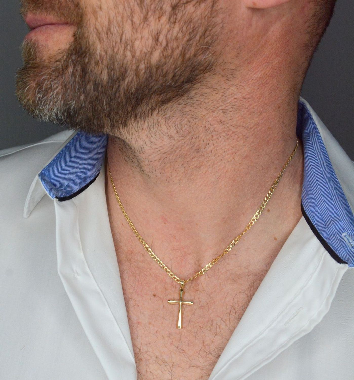 Zawieszka złoty krzyż próba 375, ZA 4715 375 Wisiorek został wykonany z wysokiej jakości złota próby 585 . Złoto to jeden z najpopularniejszych kruszców, cenione przez kobiety na całym świecie i często1.jpg